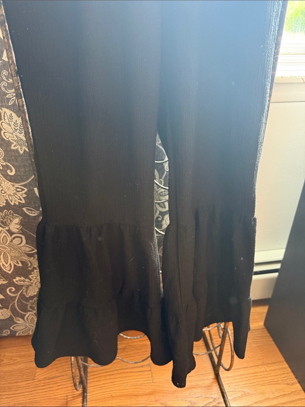 Black Ruffle-Hem Wide Leg Pants - Women's - Picture 4 of 5